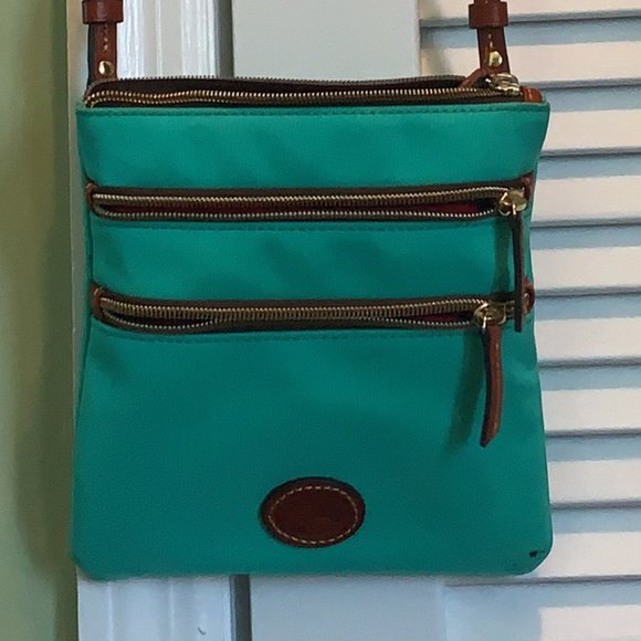 Dooney and Bourke crossbody - Picture 1 of 2